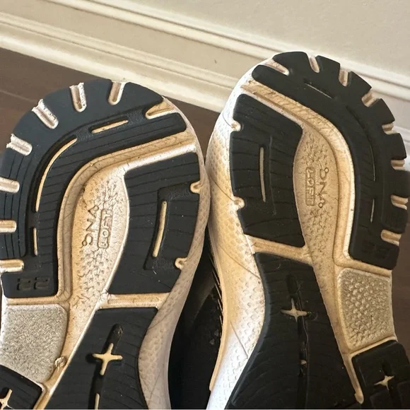 Brooks Adrenaline GTS22 Running Shoes Sz 8 - Picture 15 of 15